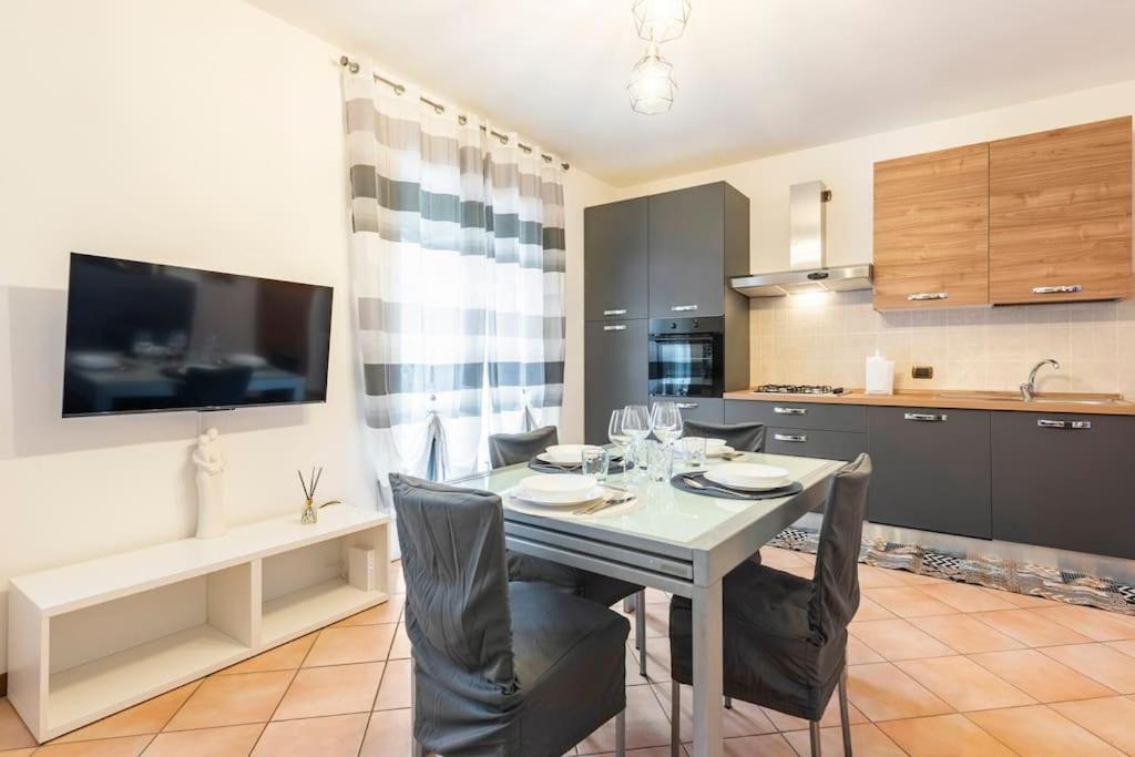 Limone Apartment - Featuring A Private Garden And Access To A Pool Barcuzzi Exterior foto